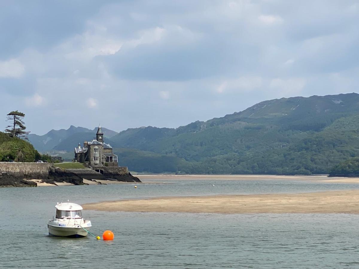 No6 Bed & Breakfast Barmouth Exterior photo